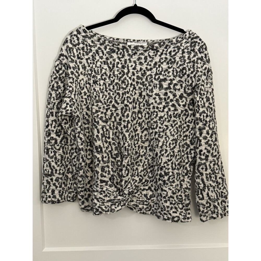 Skyes The Limit Woman Black, Cream, Gold Accent Pullover Sweater. Size 1X